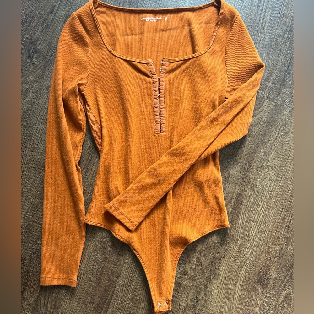 NWOT Abercrombie bodysuit